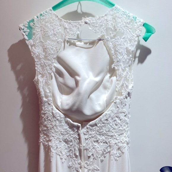 Wedding Dress - Picture 4 of 14